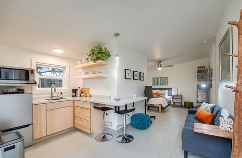 Sunset Apartment | #HabitueHomes - Green Spot Studio- Dog Friendly!