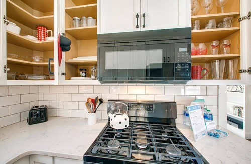 North End Cottage | #HabitueHomes - My Happy Place - Near Downtown!