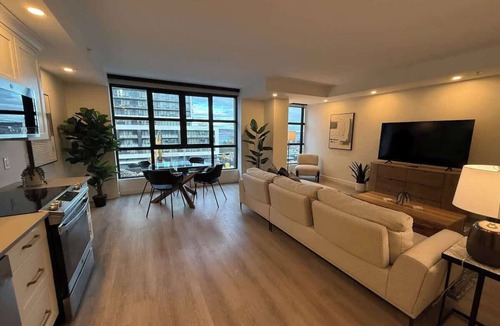 Downtown Halifax Apartment | Halifax Waterfront 2 BR and 2 Bath with 6 appliances
