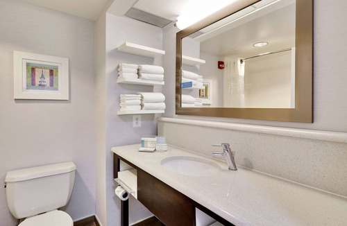 Old Town Alexandria Hotel | Hampton Inn Alexandria-Old Town/King St. Metro