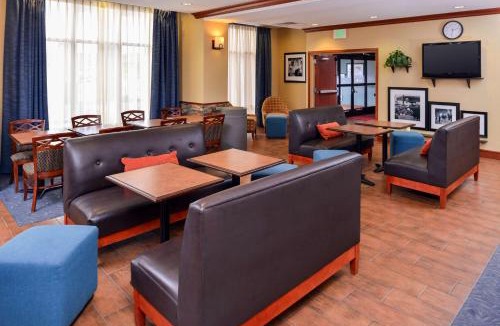 Evanston Hotel | Hampton Inn Evanston