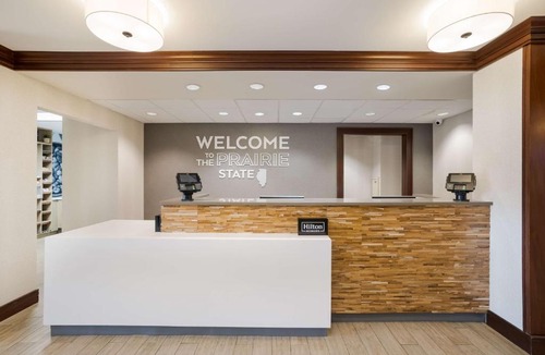 McHenry Hotel | Hampton Inn McHenry