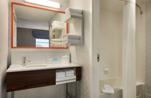 Frederick Hotel | Hampton Inn & Suites Frederick-Fort Detrick