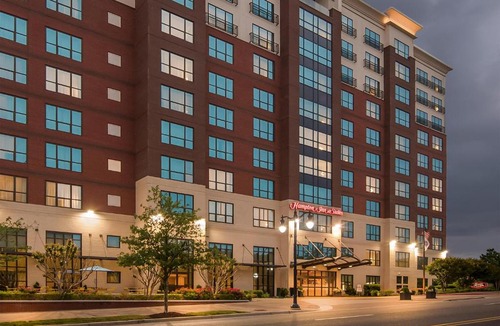 National Harbor Hotel | Hampton Inn & Suites National Harbor/Alexandria Area