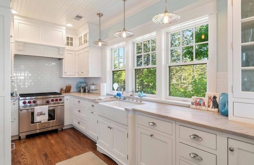 Harbor Springs Cottage | Harbor Cottage: 4 BR, 3.5 BA Cottage in Harbor Springs , Sleeps 12