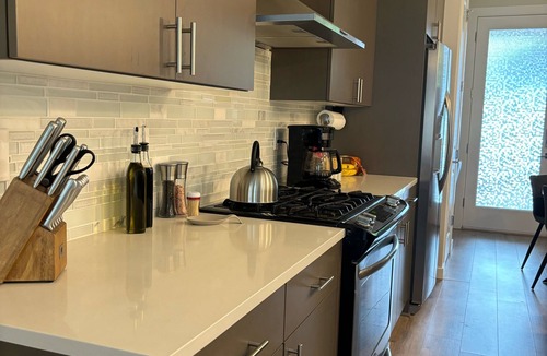 White Center House | Haven at Greenbridge: Near SEA Airport & Downtown Seattle
