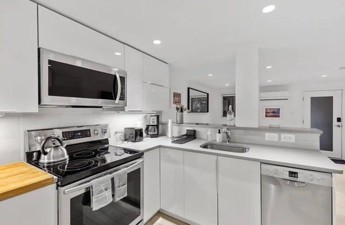 Dupont Circle Apartment | Heart Of Dupont/Walk to Georgetown
