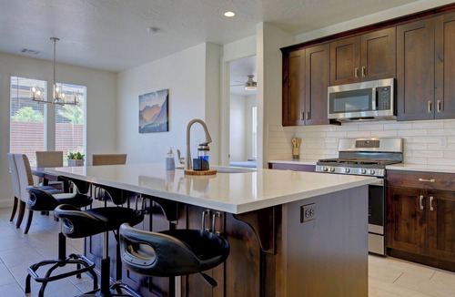 Sienna Hills House | Heart of Sand Hollow 5 Bedroom W/Fire Pit, Pool, & Hot Tub