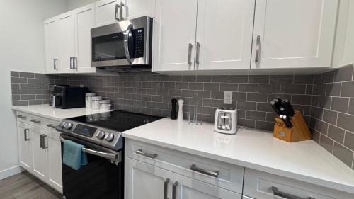 Cochrane House | Heartland Stays - Brand New 3 Bed Room Cozy Home