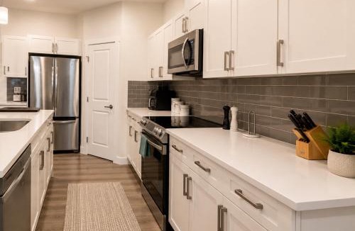 Cochrane House | Heartland Stays - Brand New 3 Bed Room Cozy Home
