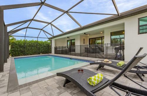 Pelican House | Heated Pool, Hot Tub, Outdoor Oasis - Villa Salt Life - Roelens