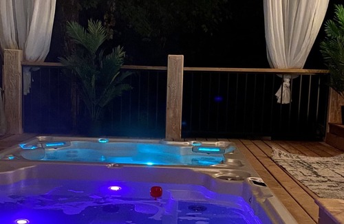 Mont-Tremblant House | Heated Pool & Spa Tremblant Resort. Monthly and seasonal ONLY!