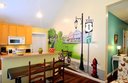 Bahama Village Apartment | Heavenly Hideout at Rainbows End Key West - Steps from Duval w Private Pool