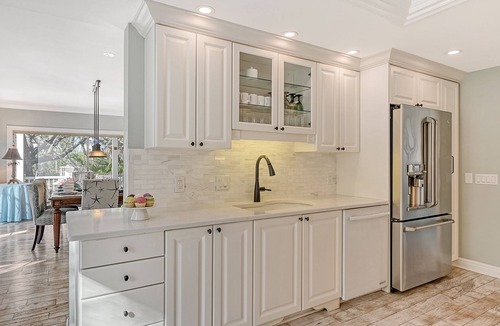 Bay Isle House | Hemingway House | Serene Siesta Key Getaway with Heated Pool, Pizza Oven