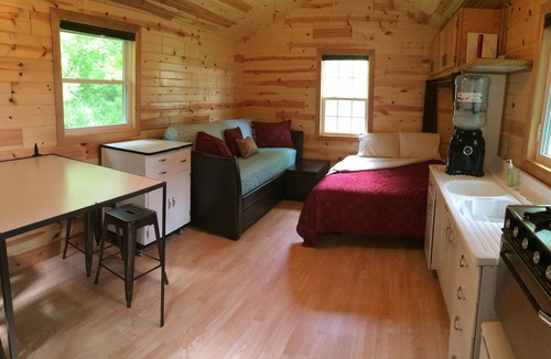 Chatfield Cabin | Heritage Hideaway- Tiny House