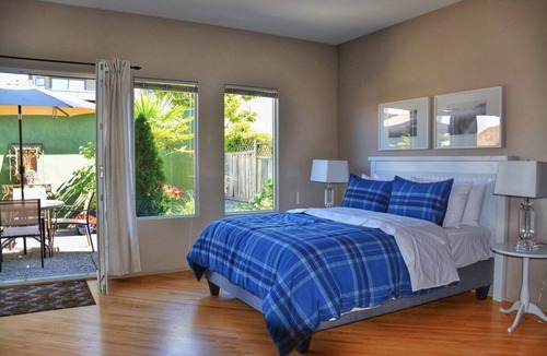 White Rock Apartment | Hidden Oasis Close To Ocean And Beaches