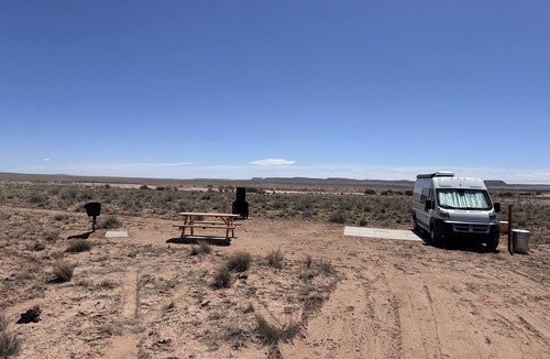 Holbrook RV Rental | High desert camper with the South having views of the Petrified Forest