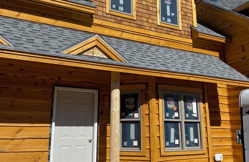 Carrabassett Valley House | High-end Ski/Golf retreat hot tub, fireplace, 4 bd rm, game rm.