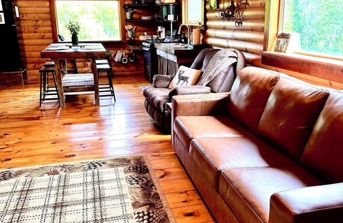 Coshocton Cabin | Hillside Cabin : Secluded Log Cabin on 15 Acres, Pond & trails. Near Woodbury