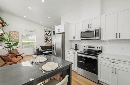 Vallejo Cottage | Hilltop Cottage ADU - Panoramic Valley Views - 30 Min to Napa + SF Ferry