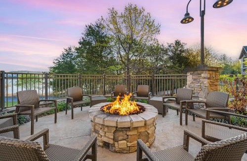 Big Cedars Hotel | Hilton Grand Vacation Club Paradise Point Hollister