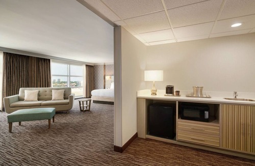 Melbourne Hotel | Hilton Melbourne, FL