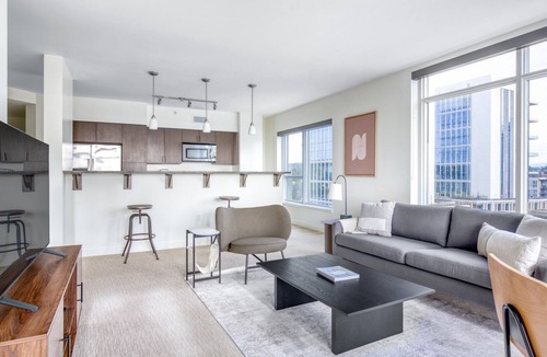 Northwest Bellevue Apartment | Hip Bellevue 2BR w/Gym & A+ Views, near Downtown Park, by Blueground
