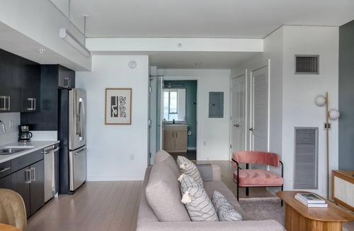 Downtown Seattle Apartment | Hip Pioneer Square Studio w/Lounge & Gym, nr Bay, by Blueground