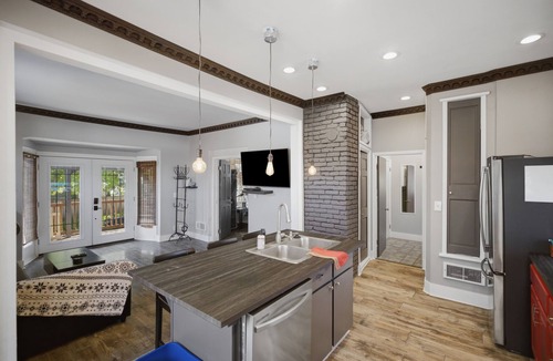 Miller Park House | Historic Cap Hill Oasis w/Yard-Dogs Stay Free!