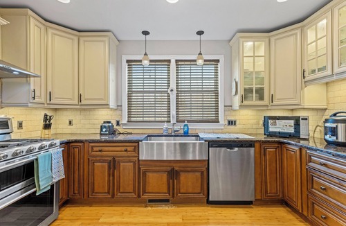Lower Township Villa | Historic Cape May Villa: 4BR/4.5BA Private Ensuites, Dog Friendly,Pool in June,