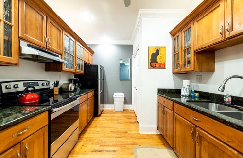 Beach Institute Cottage | Historic Charming Cottage with King Bed for Two by Lucky Savannah