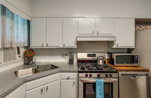 Georgetown House | Historic Georgetown Townhome: Walkable Location!