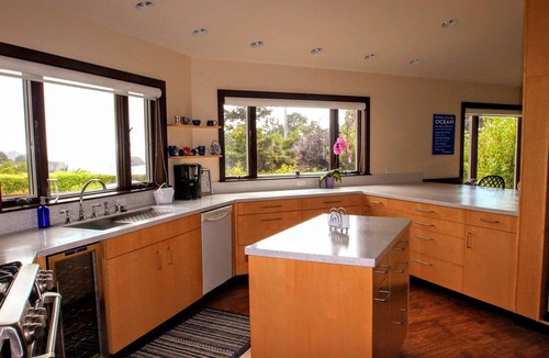 Little River House | Historic La Bella Vista - Walk to Van Damme State Park Beach!