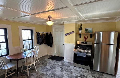 Vinalhaven House | Historic Lighthouse Escape in Maine - Panoramic Ocean Views