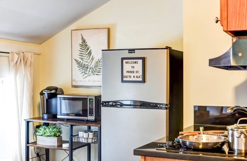 Old Town Alexandria Apartment | Historic OLD TOWN! Block 2 KING ST! 99 Walkscore