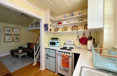 Historic Old Northeast Cottage | Historic Private Cottage with Loft by Waterfront Park & Scenic Path to Downtown
