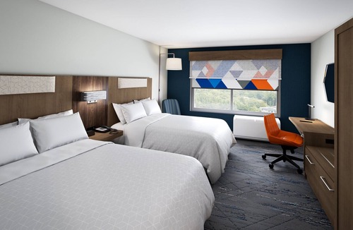 Summit Station Hotel | Holiday Inn Express and Suites Columbus New Albany by IHG