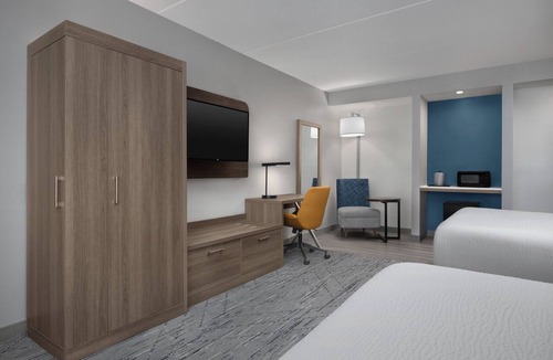 Pumphrey Hotel | Holiday Inn Express Baltimore - BWI Airport NE by IHG