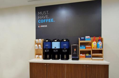 Edson Hotel | Holiday Inn Express Hotel & Suites Edson by IHG