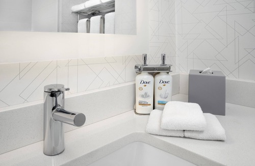 Hyattsville Hotel | Holiday Inn Express Washington DC - BW Parkway by IHG