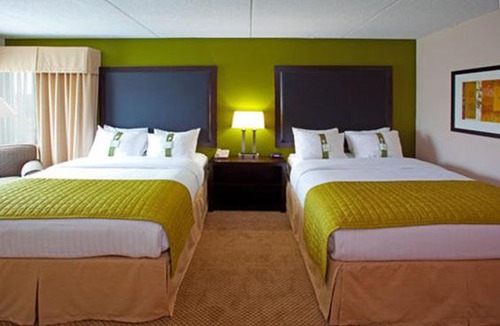 Lakeview Hotel | Holiday Inn Manassas - Battlefield by IHG