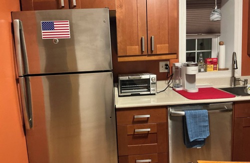Northwest House | Home in Washington DC, 2 bedrooms, 4 beds, 2 baths,sleeping 5 & free parking.
