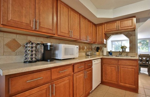 Southgate House | Home w/Fenced Yard, Hot tub, Grill & 3 King Beds!