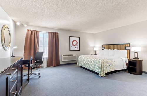 Ridgecrest Hotel | HomeTowne Studios by Red Roof Ridgecrest