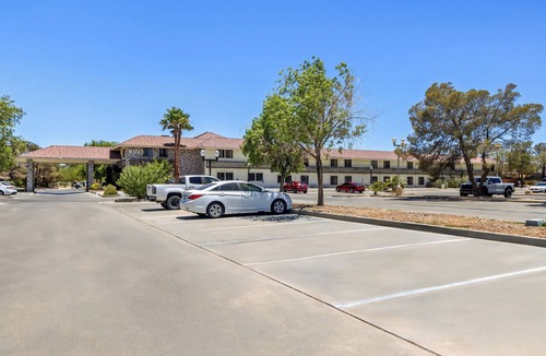 Ridgecrest Hotel | HomeTowne Studios by Red Roof Ridgecrest