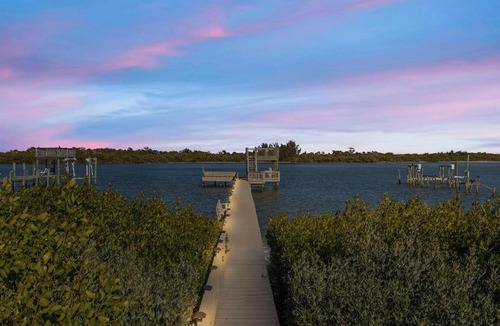 Edgewater House | Hooked on the River
