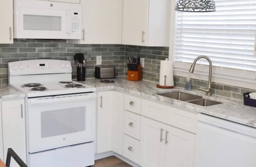 Atlantic Beach House | Hoop Pole Creek Retreat 5 Min to Beach Access