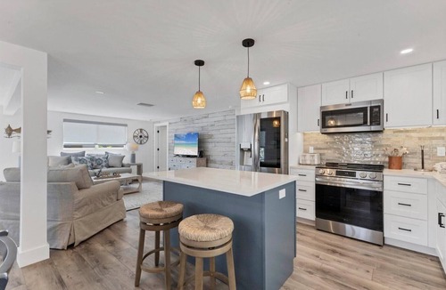 Siesta Key Villa | Horizons West - Beautiful 2 bedroom Bayside Villa F-7