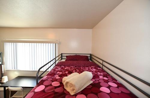 Daly City Hostel | Hostel Style Shared Room