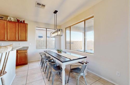 Laveen Village House | Hot Tub & Game Room: Poolside Paradise in Phoenix!